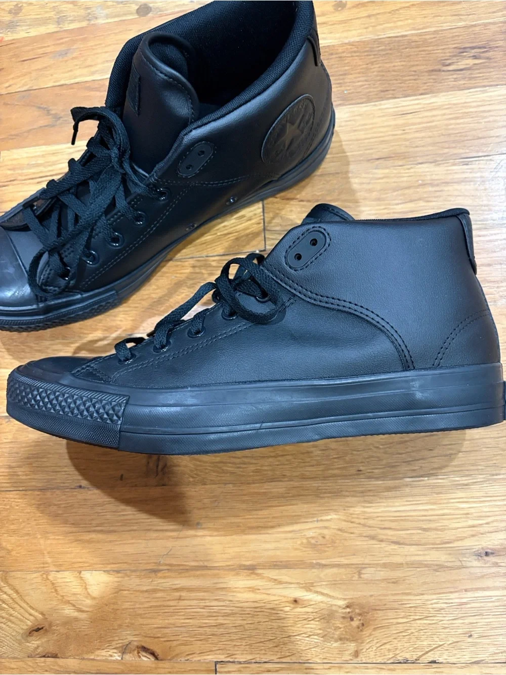 Men's Black High-Top Leather Sneakers converse chuck taylor